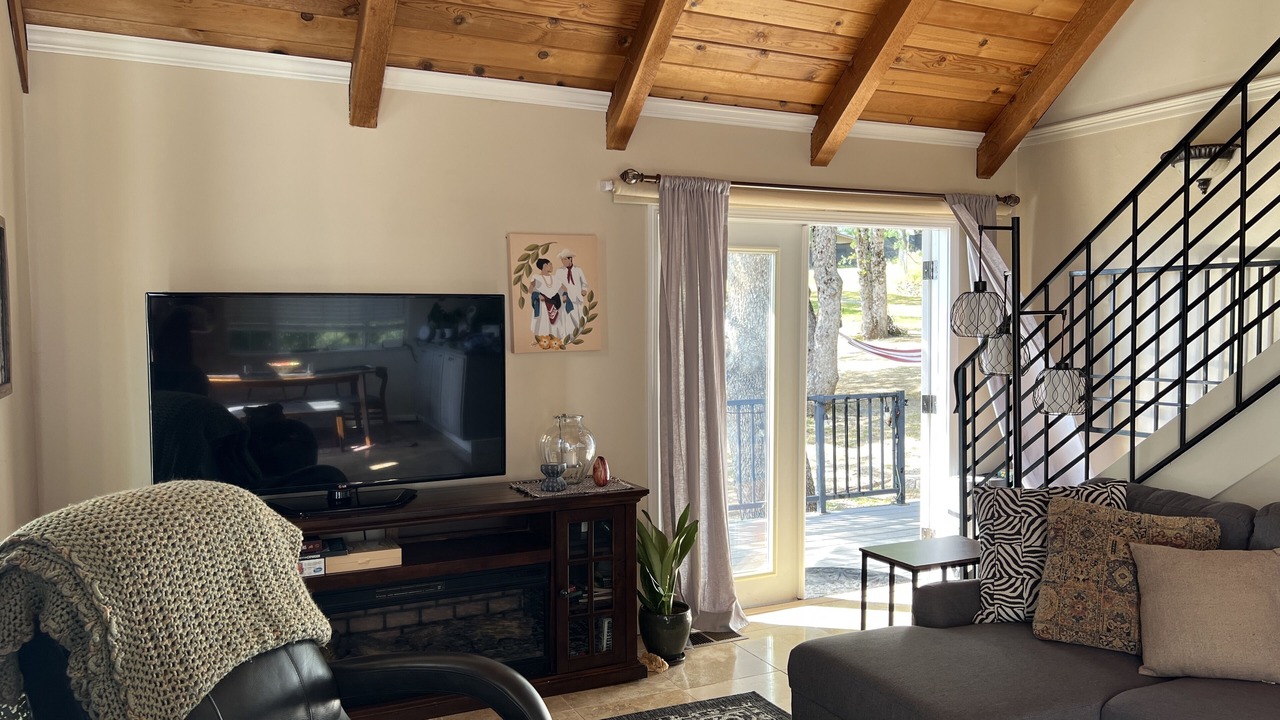 Photo of Livingroom in Iowa Hill