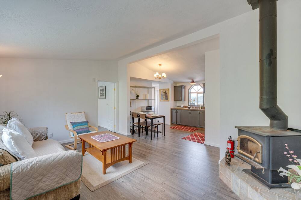 Photo of Livingroom in Penn Valley