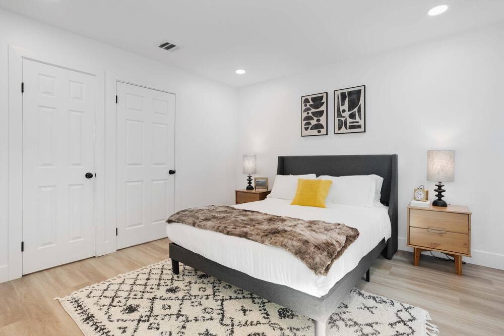 Photo of Bedroom in Sunland-Tujunga
