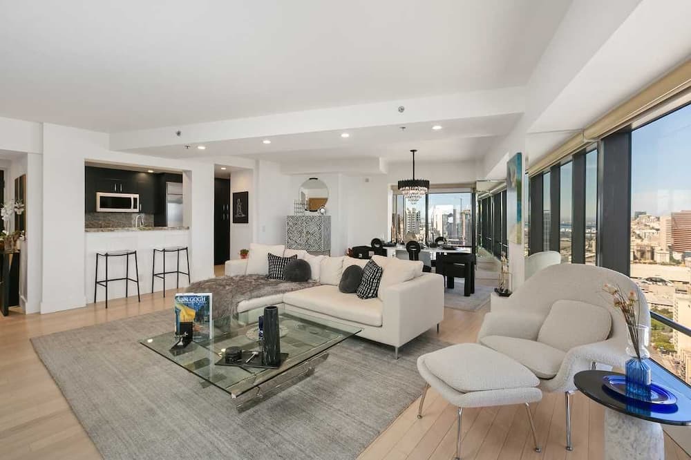 Photo of Livingroom in Pacific Terrace