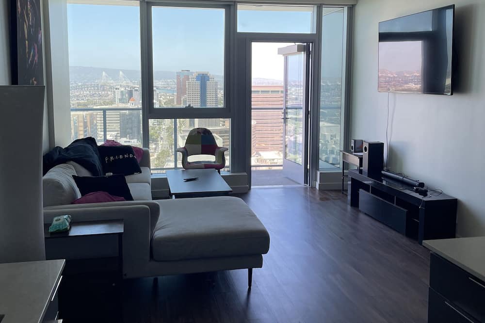 Photo of Livingroom in Alamitos Beach