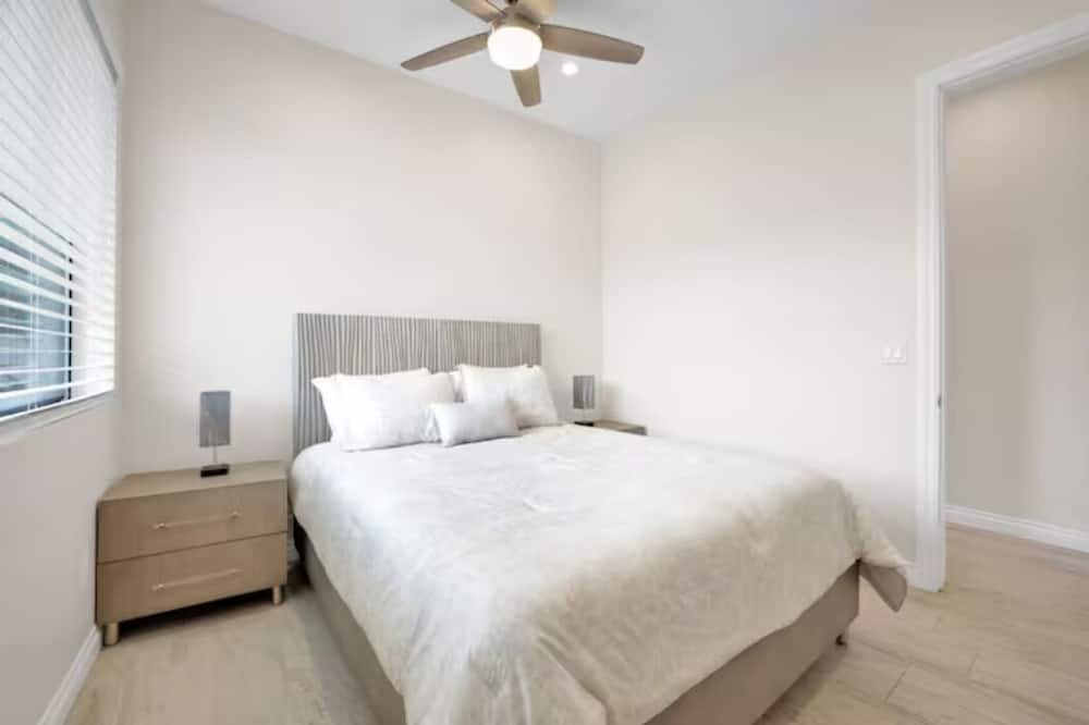 Photo of Bedroom in Northridge