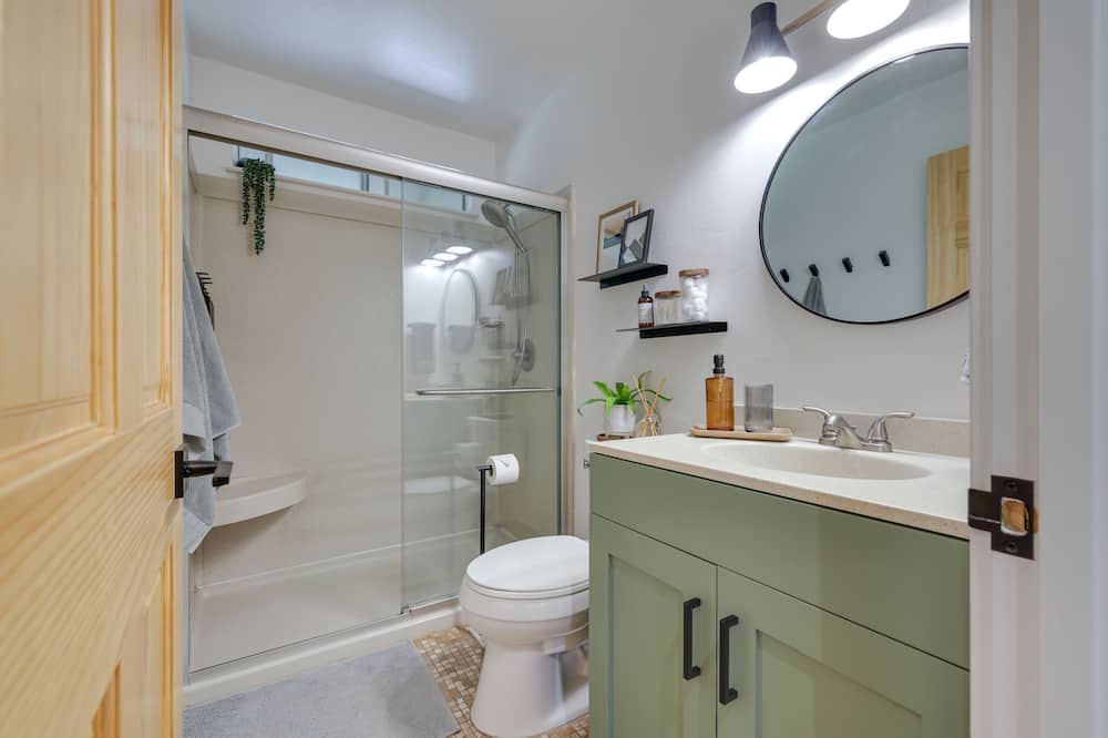 Photo of Bathroom in Groveland