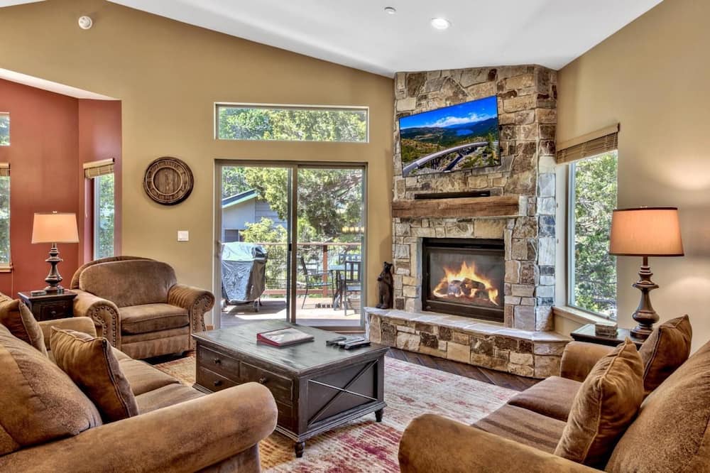 Photo of Livingroom in Tahoe Paradise