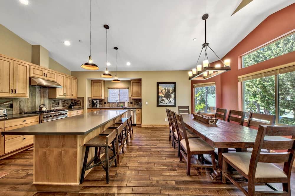Photo of Kitchen in Tahoe Paradise