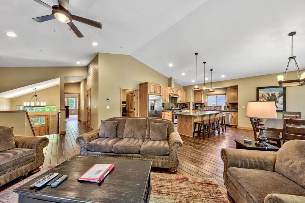 Photo of Livingroom in Tahoe Paradise
