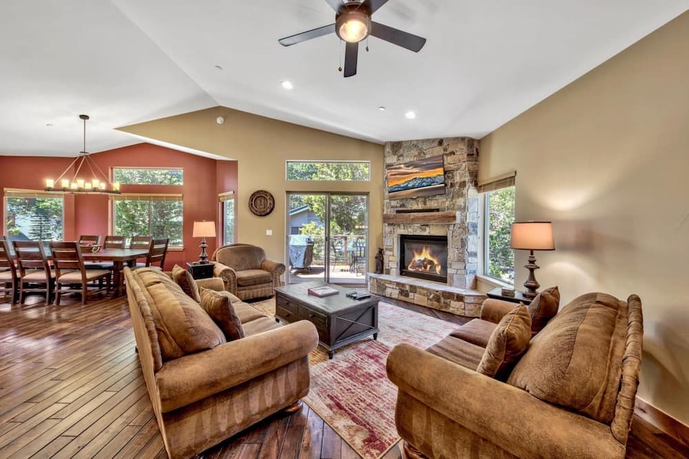Photo of Livingroom in Tahoe Paradise