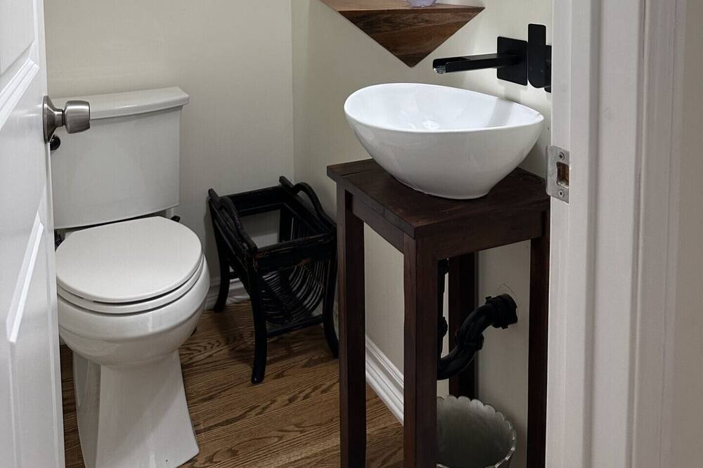 Photo of Bathroom in View Park-Windsor Hills