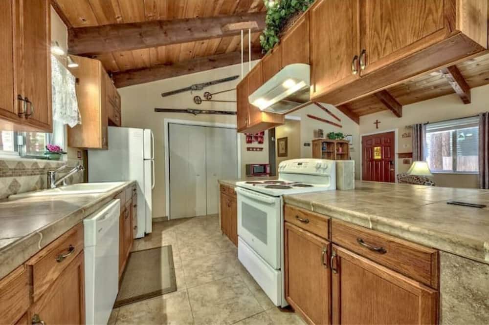 Photo of Kitchen in Pioneer Trail