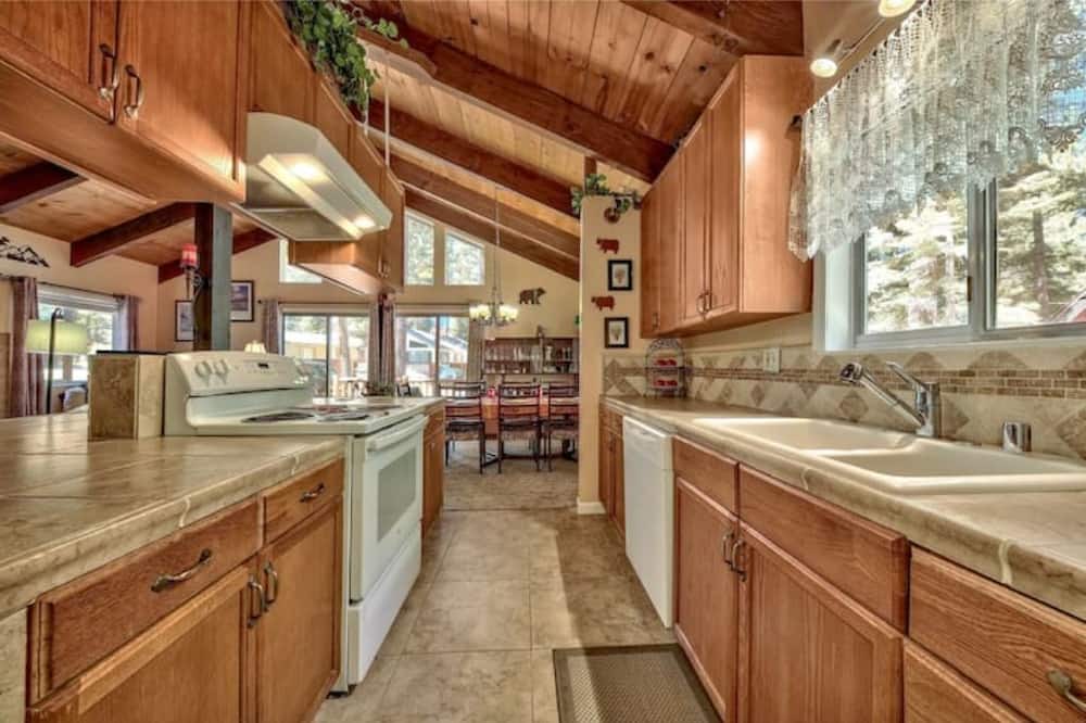 Photo of Kitchen in Pioneer Trail