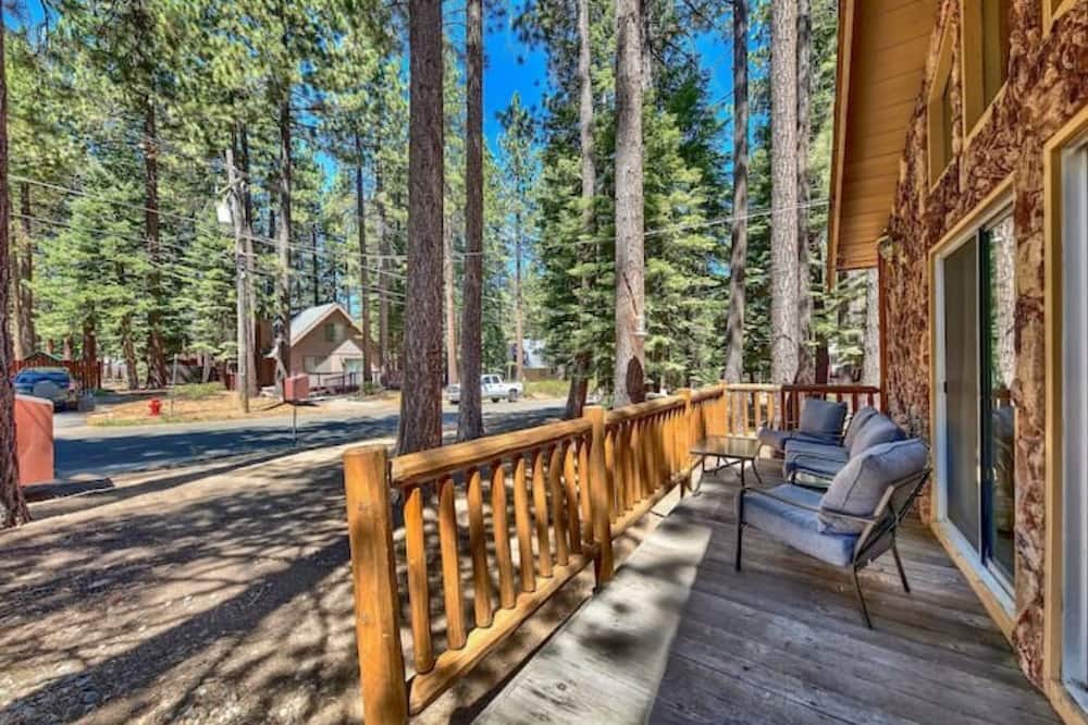 Photo of Outdoor in Pioneer Trail