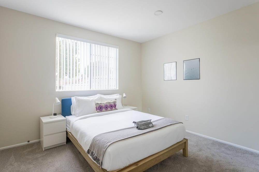 Photo of Bedroom in Burbank