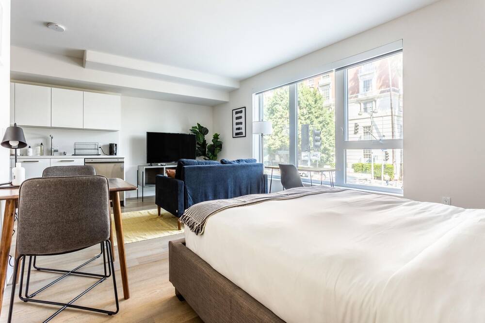 Photo of Bedroom in Westlake