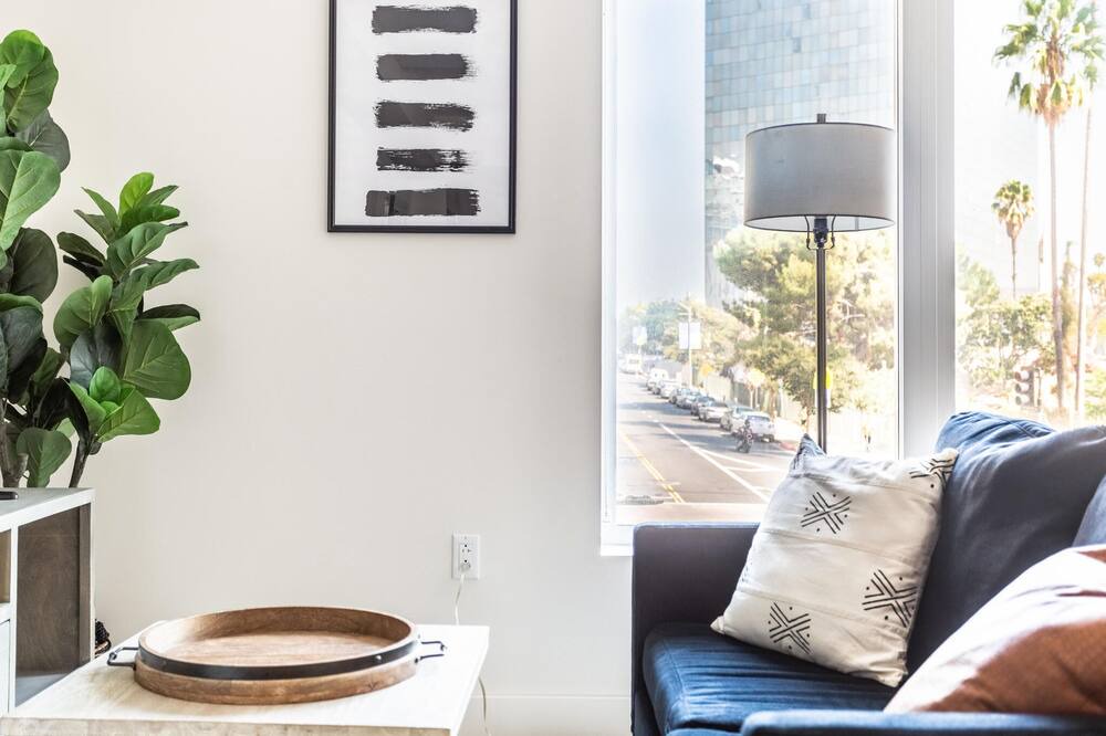Photo of Livingroom in Westlake