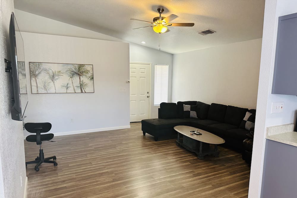 Photo of Livingroom in Turlock