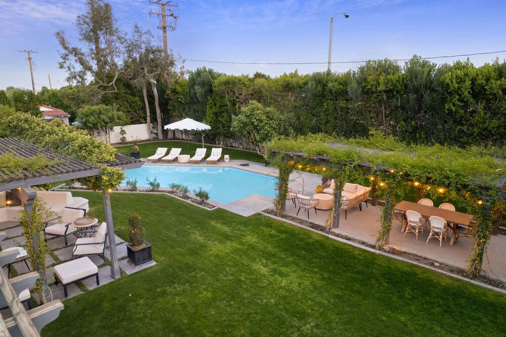 Photo of Outdoor in The Movie Colony