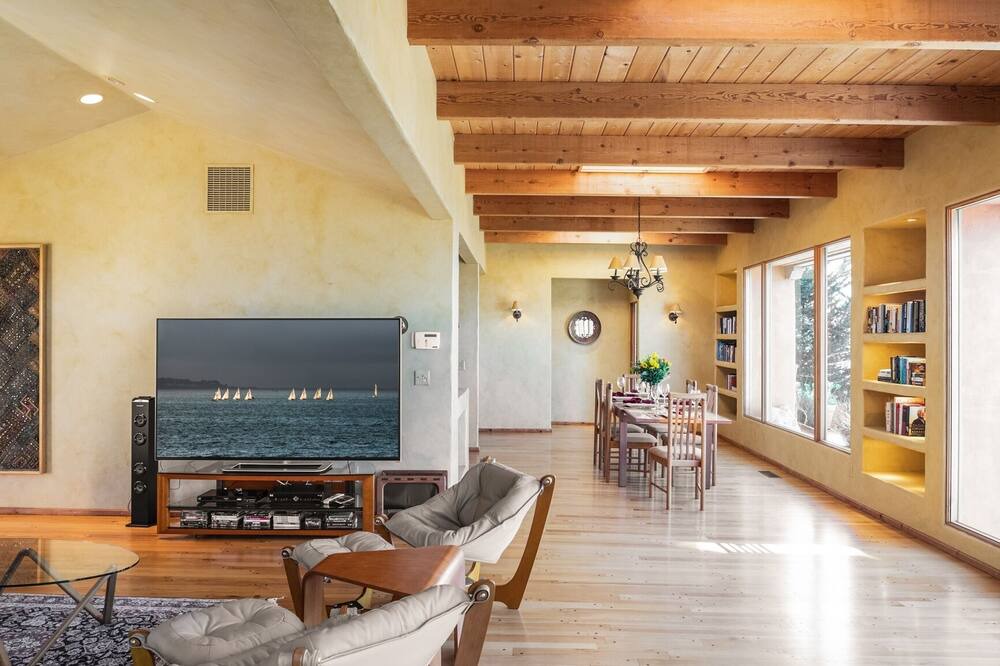 Photo of Livingroom in Carmel Highlands
