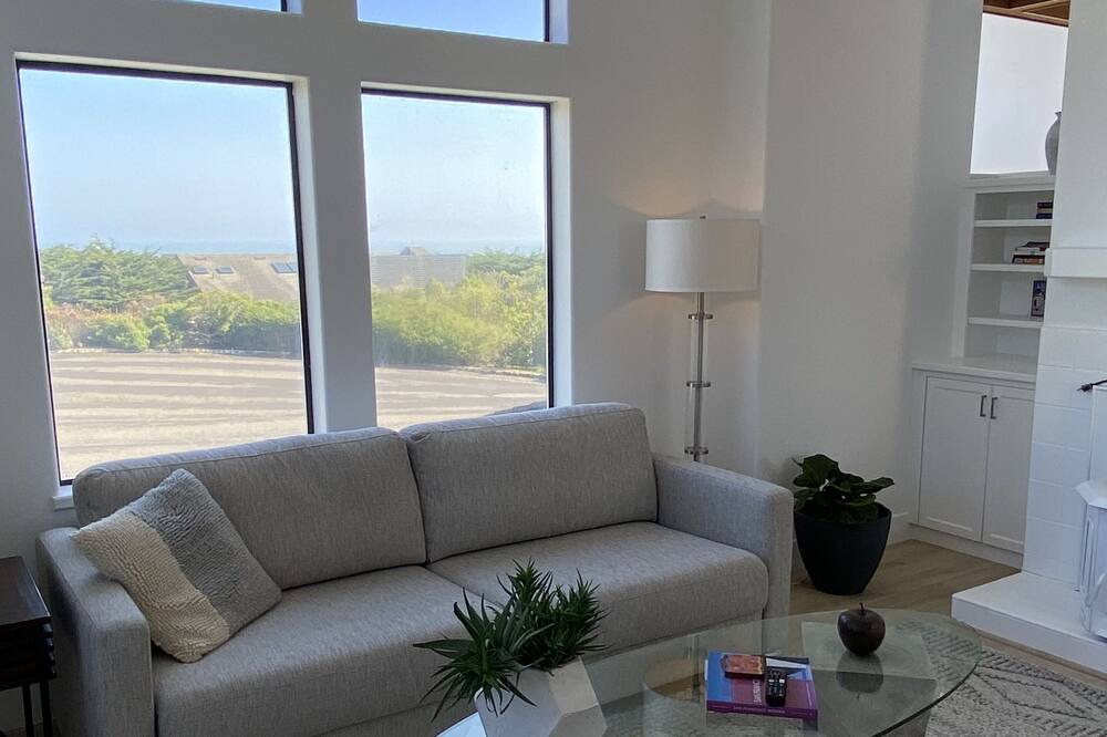 Photo of Livingroom in Bodega Bay