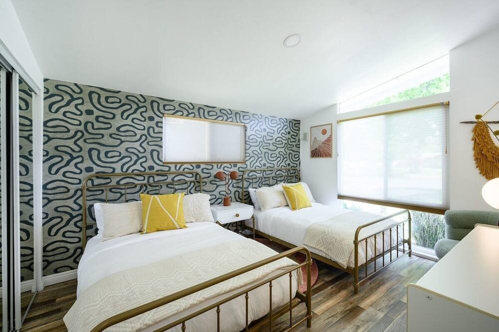 Photo of Bedroom in Canoga Park