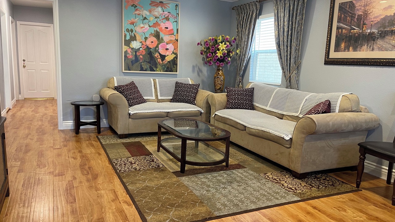 Photo of Livingroom in Old Towne