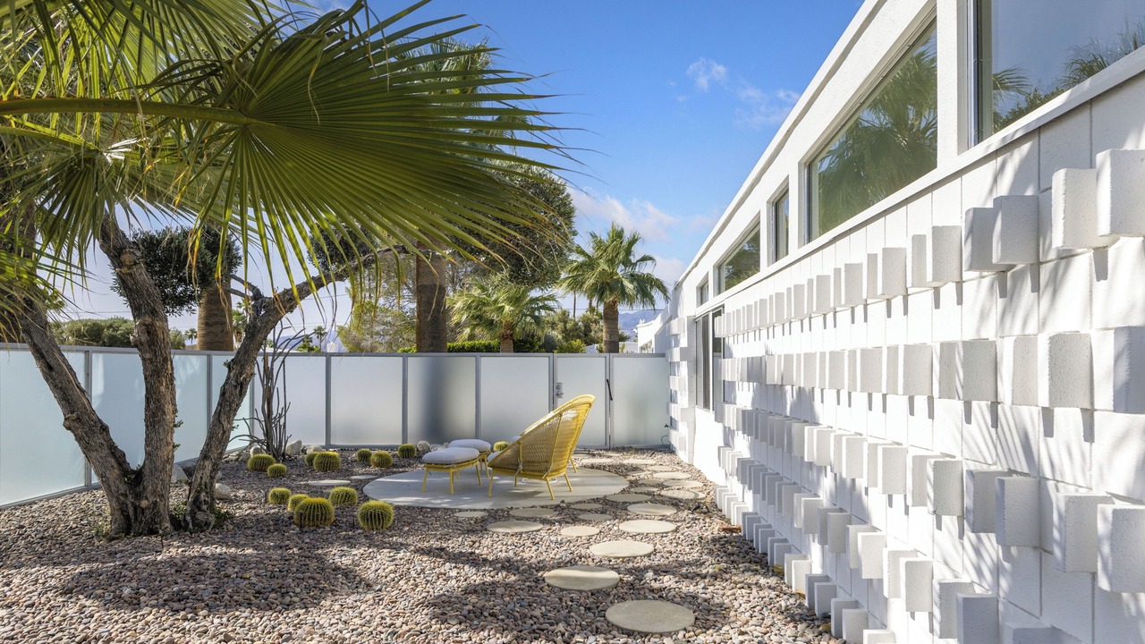 Photo of Outdoor in Racquet Club Estates