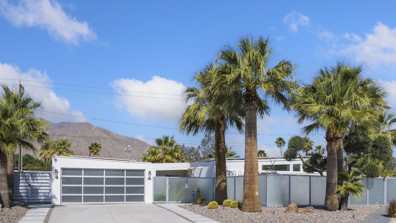 Photo of Outdoor in Racquet Club Estates