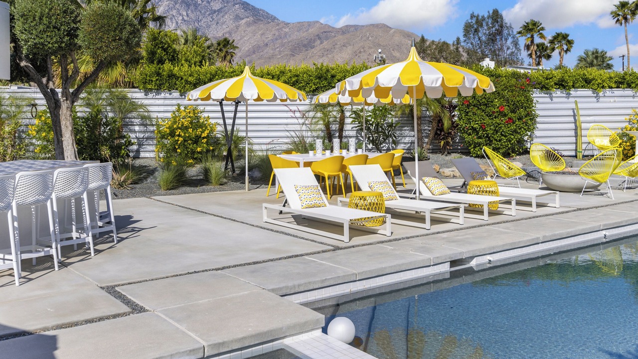 Photo of Outdoor in Racquet Club Estates