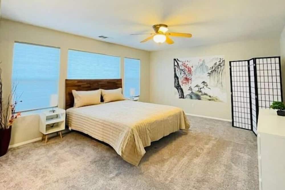 Photo of Bedroom in Victorville