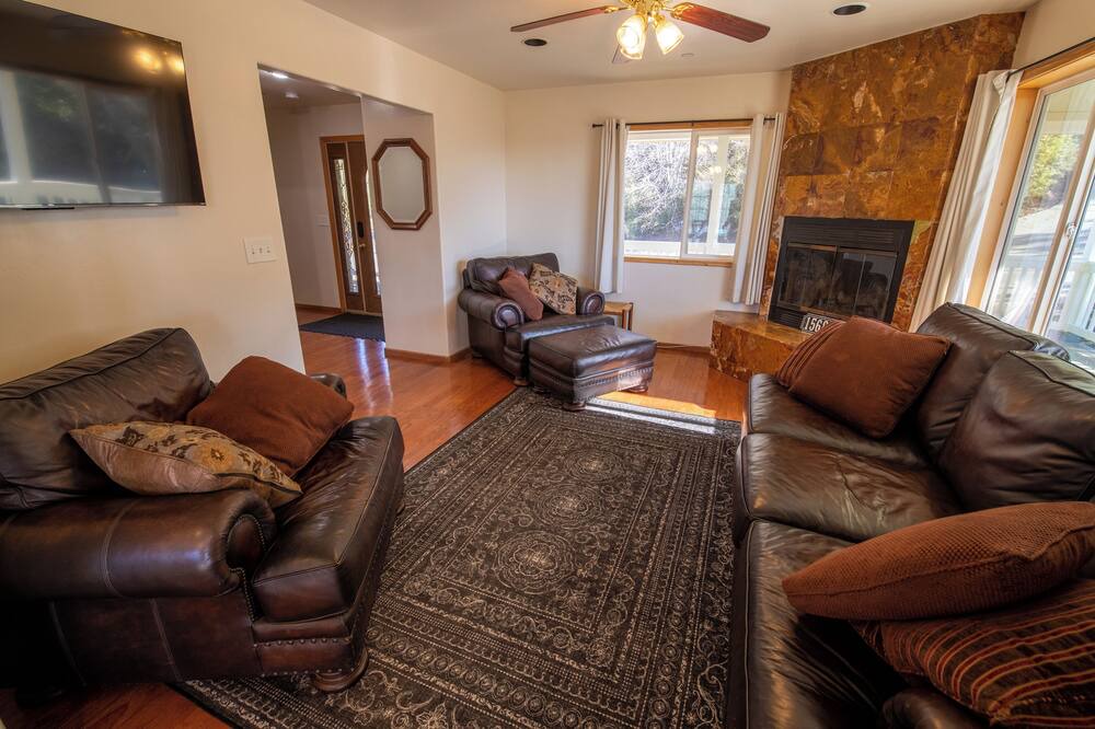 Photo of Livingroom in Julian