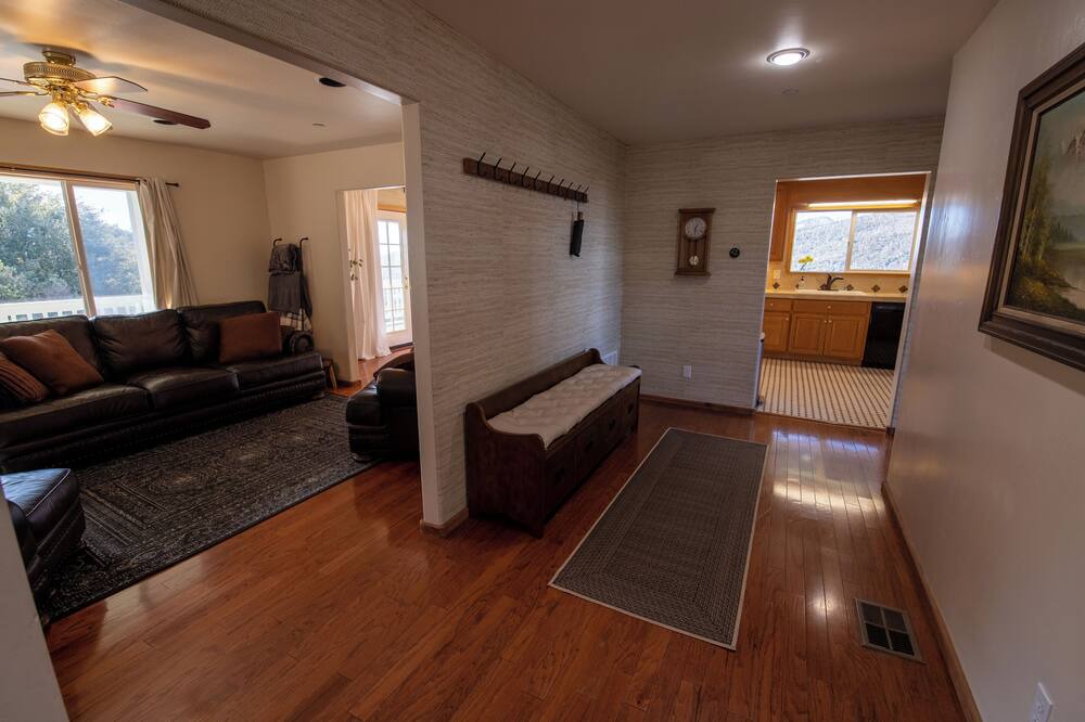 Photo of Livingroom in Julian