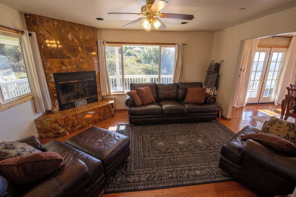 Photo of Livingroom in Julian
