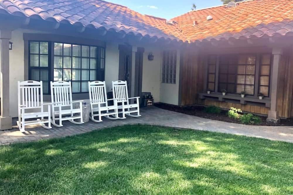 Photo of Patio Balcony in El Cajon