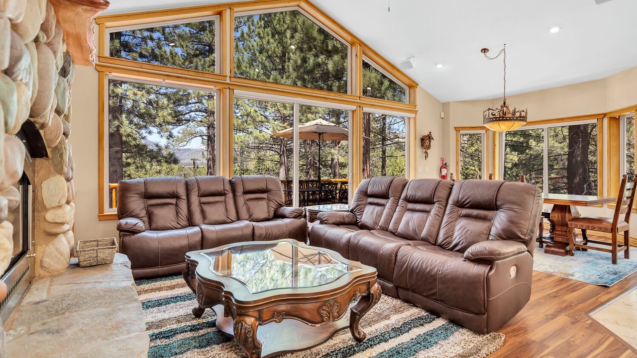 Photo of Livingroom in Country Club Estates