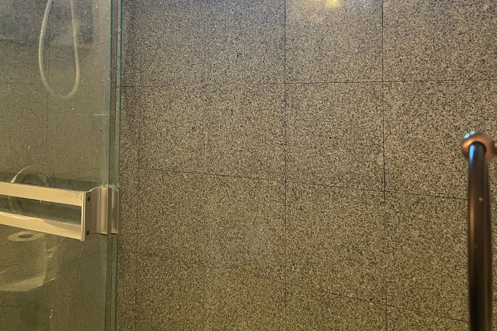 Photo of Bathroom in Bay Terraces