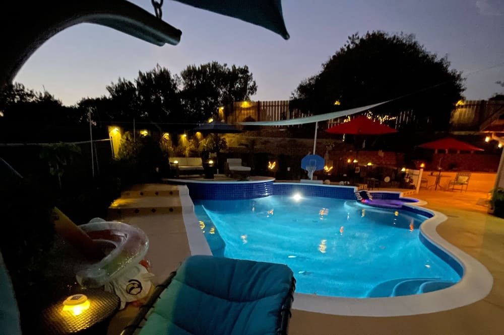 Photo of Outdoor in Bay Terraces