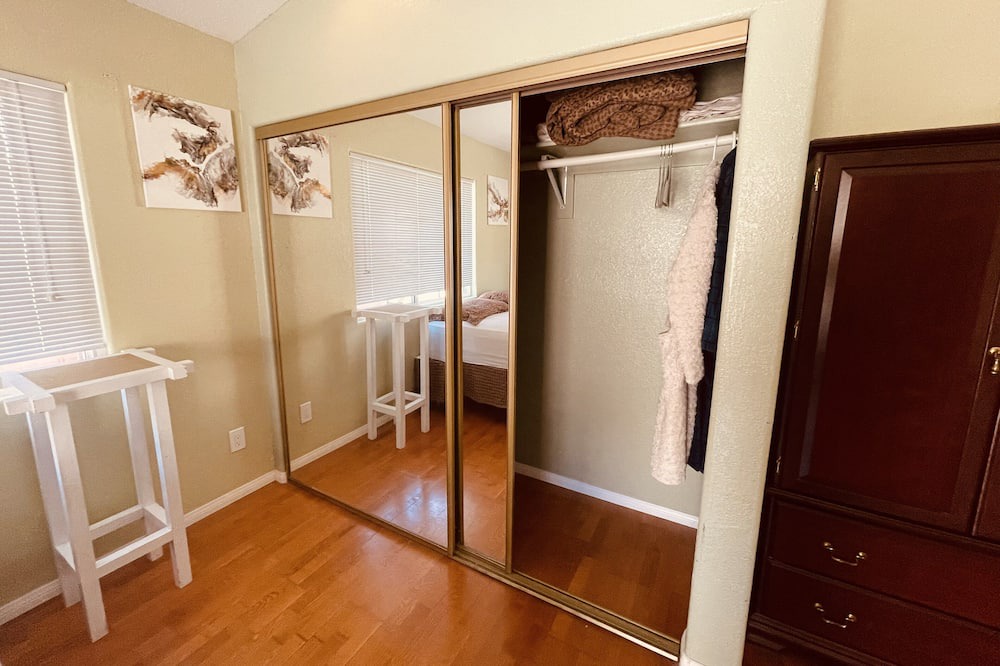 Photo of Bedroom in Bay Terraces