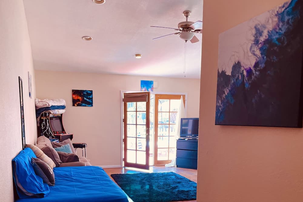 Photo of Bedroom in Bay Terraces