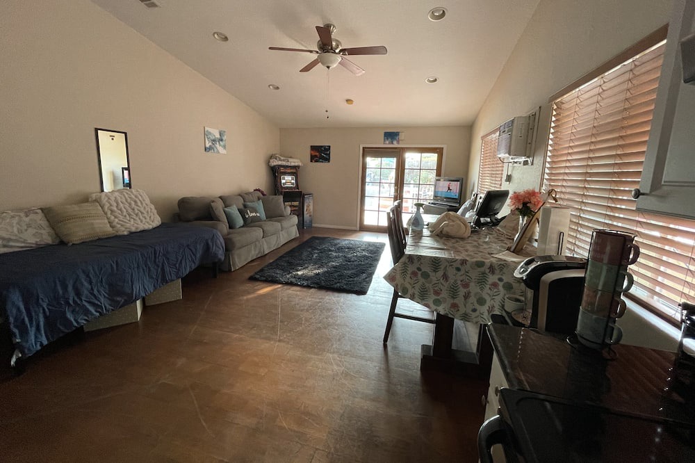 Photo of Bedroom in Bay Terraces