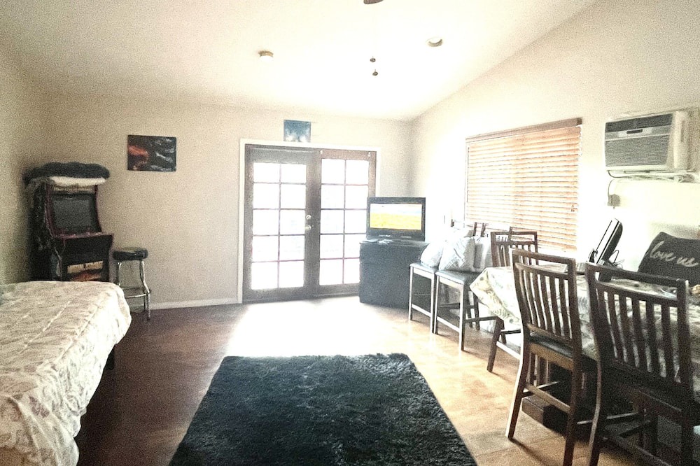 Photo of Bedroom in Bay Terraces