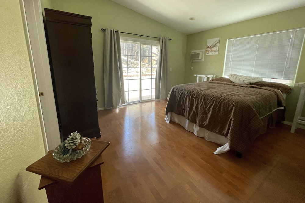 Photo of Bedroom in Bay Terraces