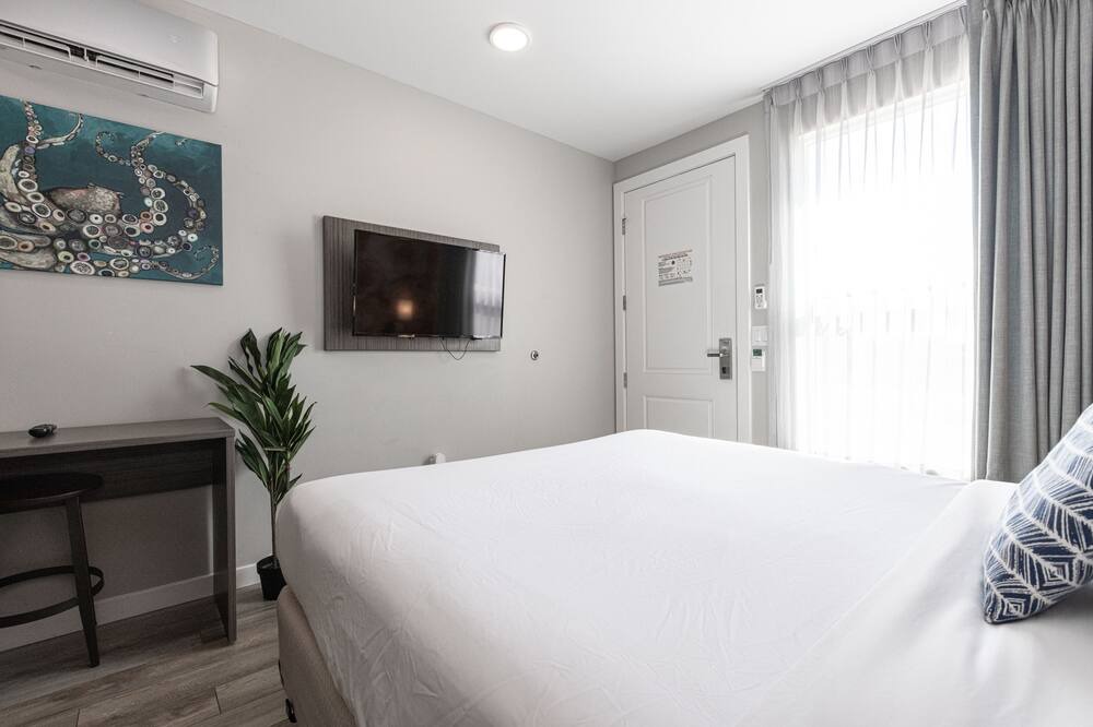 Photo of Bedroom in Mission Hills
