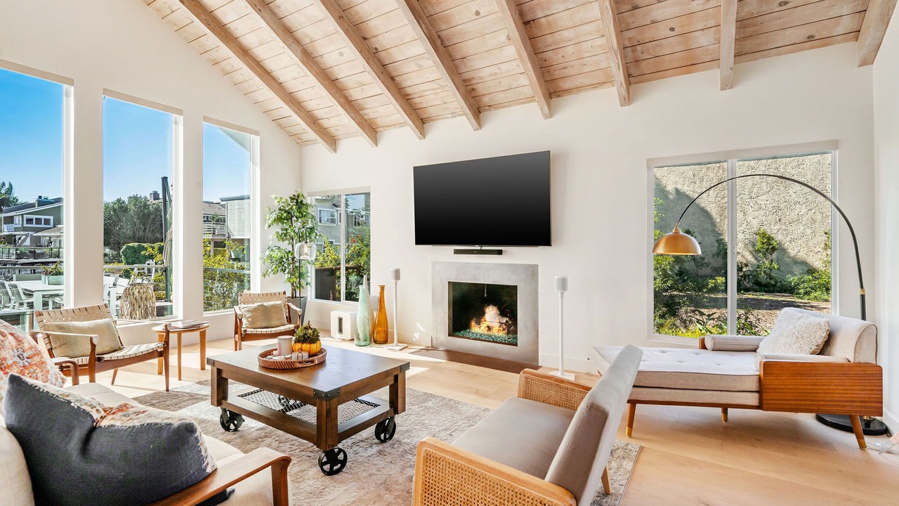 Photo of Livingroom in Channel Islands