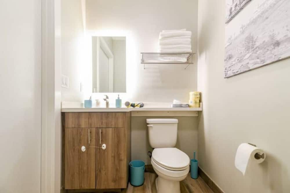 Photo of Bathroom in Mission Hills