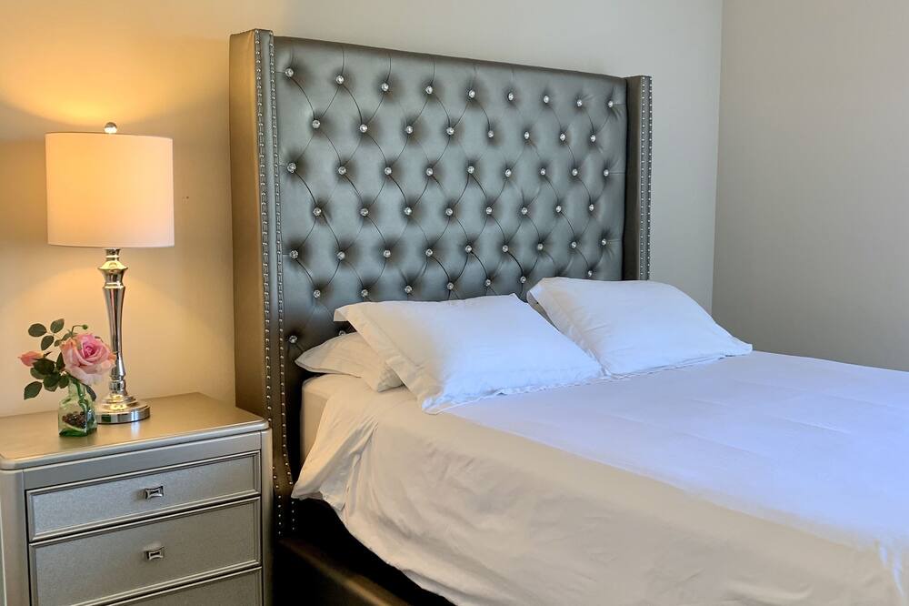 Photo of Bedroom in Marina Peninsula
