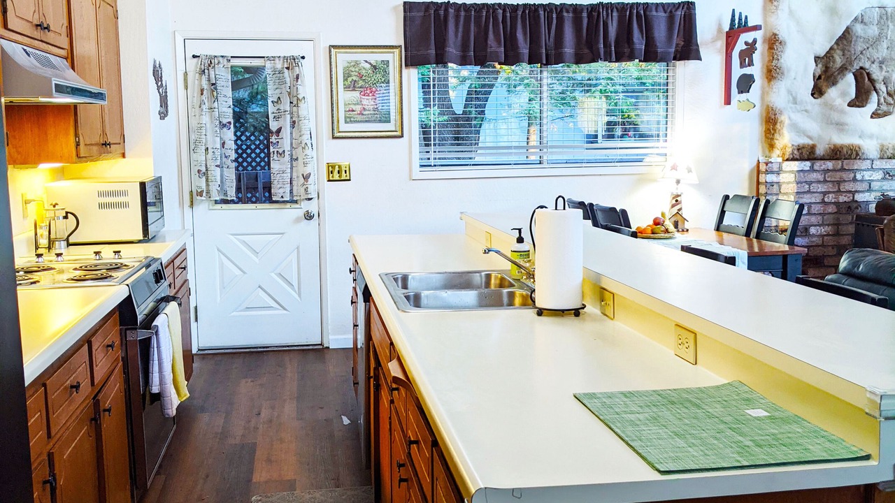 Photo of Kitchen in Groveland