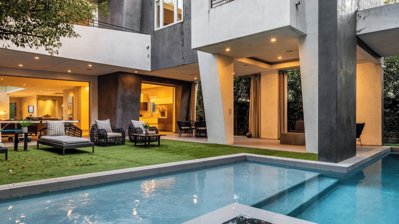 Photo of Outdoor in Beverly Grove
