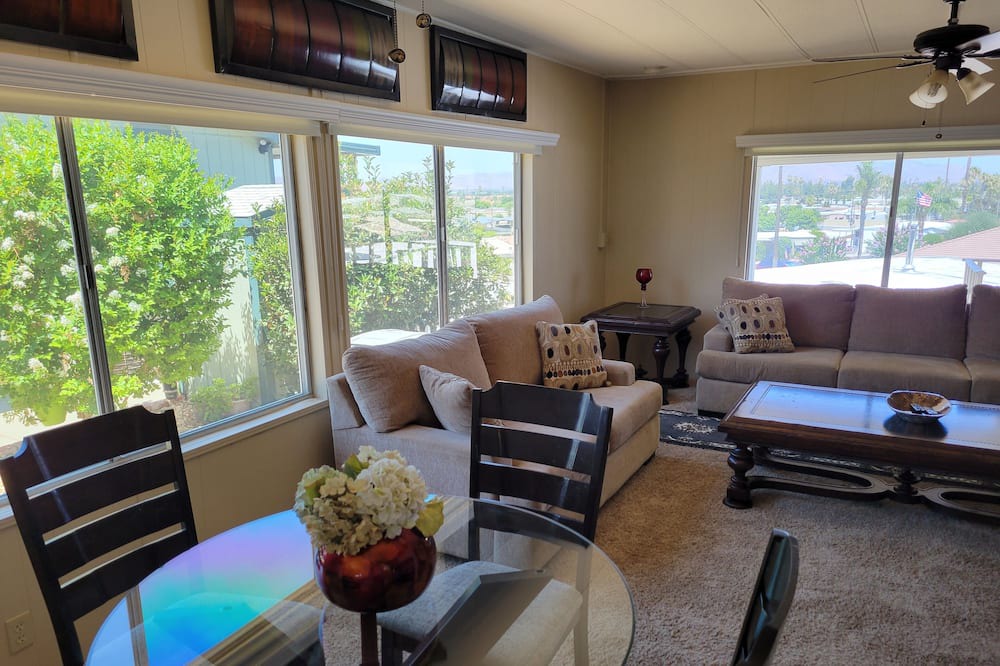 Photo of Livingroom in Hemet