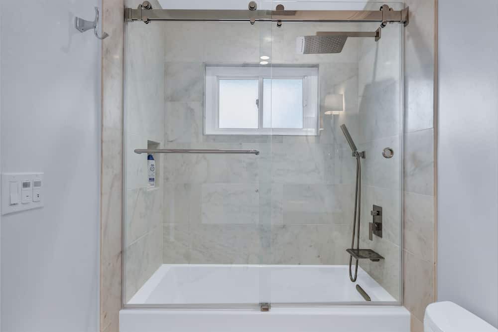 Photo of Bathroom in St. Helena