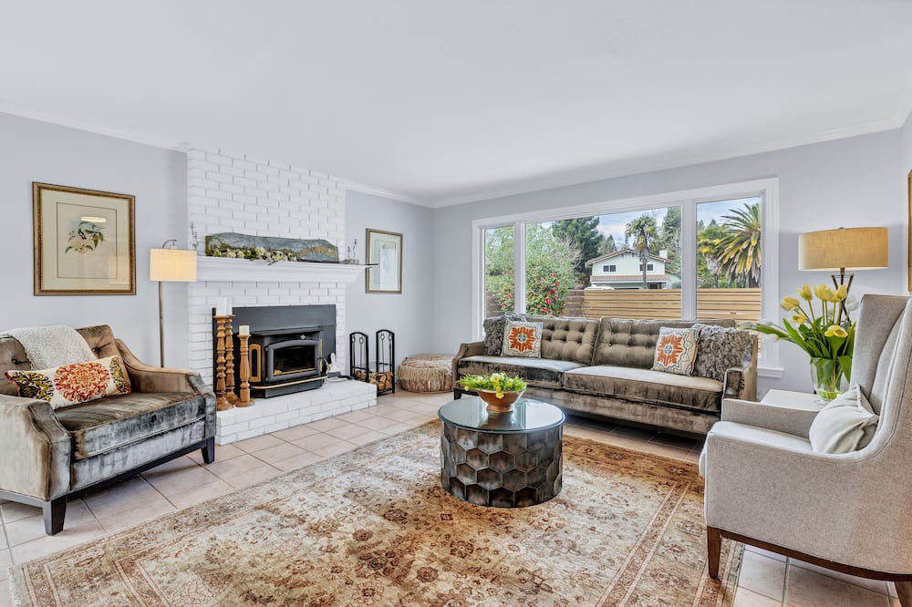 Photo of Livingroom in St. Helena