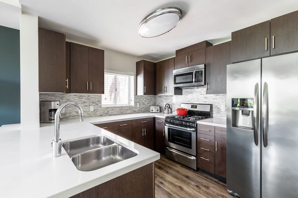 Photo of Kitchen in Wilshire Center